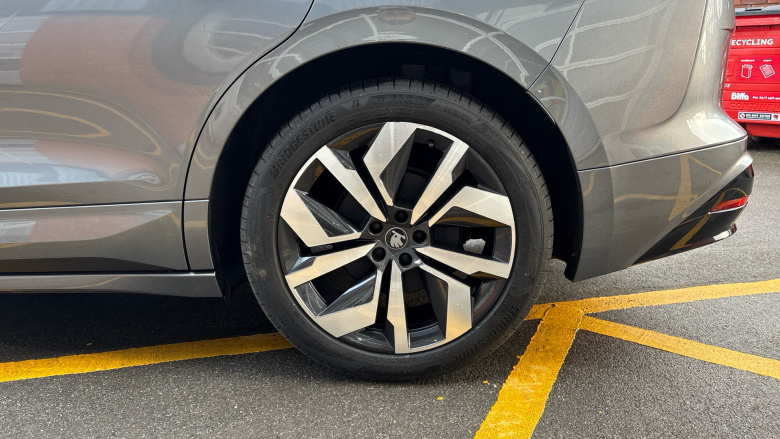 Skoda Enyaq 210kW 85 Sportline 82kWh 5dr Auto Electric Estate